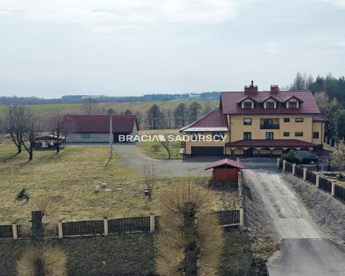 Duży dom 631 m² + 1,76 ha | potencjał inwestycyjny