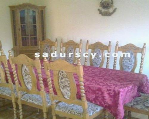 Dom 440m 2  na własnej działce 1700m 2  w Piasecznie. Cisza, zieleń, dobra infrastruktura.   
 
 Trzy kondygnacje naziemne. Sal