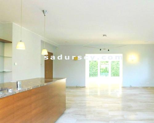 Ładny dom ok. 470m2 na działce 1500m2 w Chyliczkach, między Konstancinem i Piasecznem. Powierzchnia użytkowa parteru, poddasza,