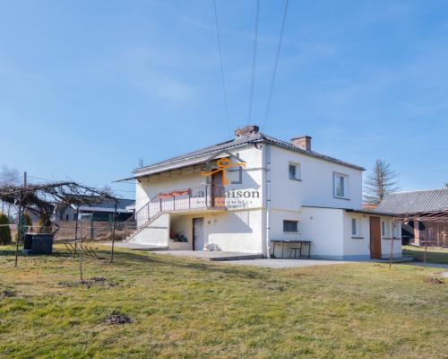 Zelków. Urokliwa nieruchomość w zacisznym miejscu.