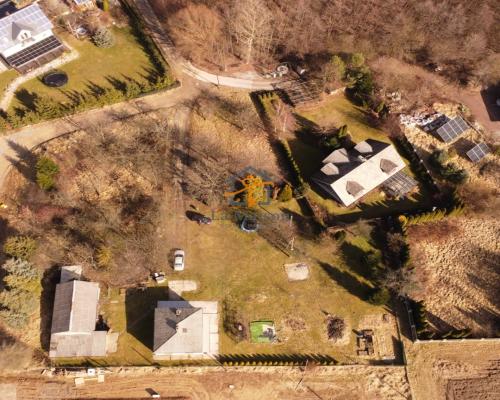 Zelków. Urokliwa nieruchomość w zacisznym miejscu.