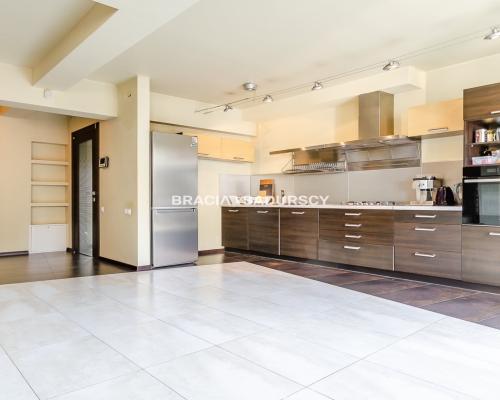 Komfortowy dom z ogrodem!