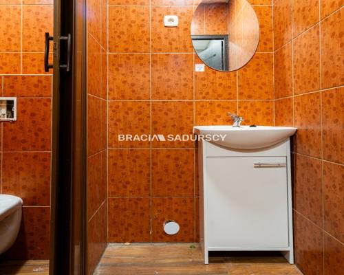 Lokal 135m2 front parter Kurdwanów