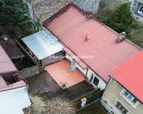 dwa budynki w Centrum Krakowa.