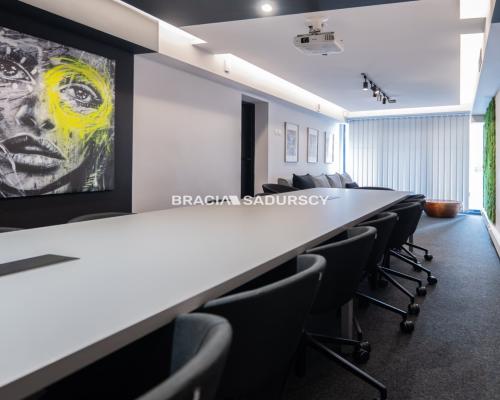 Budynek biurowy z możl. rozbudowy , 400m2