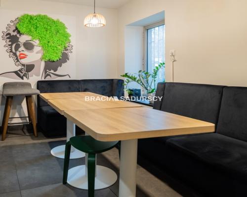 Budynek biurowy z możl. rozbudowy , 400m2