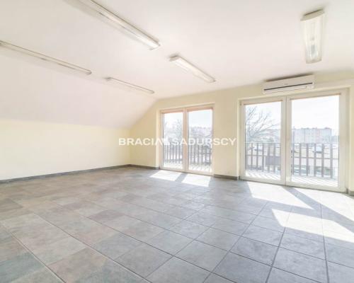 Budynek handlowo-mieszkanly Centrum Skawiny