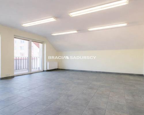 Budynek handlowo-mieszkanly Centrum Skawiny