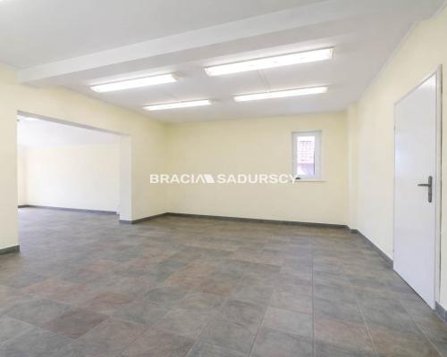 Budynek handlowo-mieszkanly Centrum Skawiny