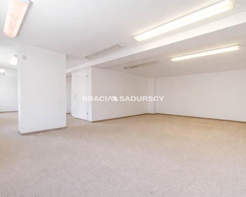 Budynek handlowo-mieszkanly Centrum Skawiny