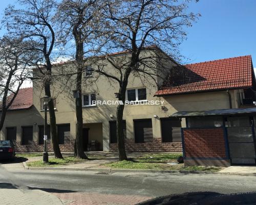 Budynek handlowo-mieszkanly Centrum Skawiny