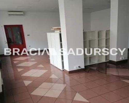 Budynek handlowo-mieszkanly Centrum Skawiny