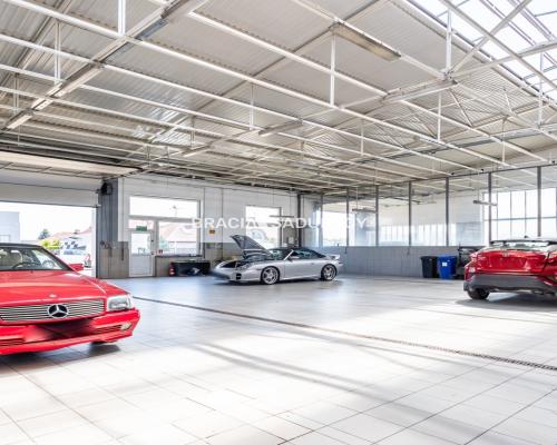 Komercja przy drodze 94 Tarnów - motoryzacja