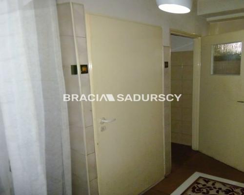 Zdjęcia należą do właściciela oferty. 
 
Do sprzedania nieruchomość produkcyjno-mieszkalna o powierzchni całkowitej 1027 m2 leż