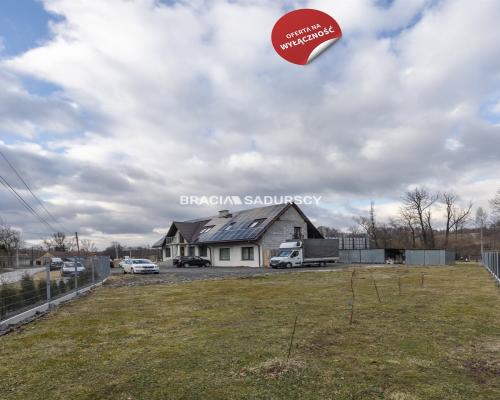 Budynek usługowy/biurowy/mieszklany/duża działka