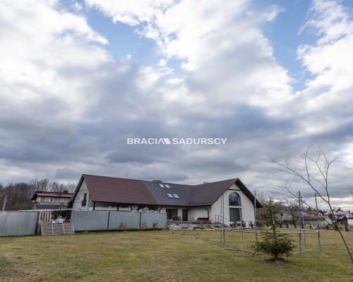 Budynek usługowy/biurowy/mieszklany/duża działka
