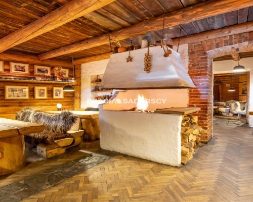 Lokal w centrum miasta z działającą restauracją