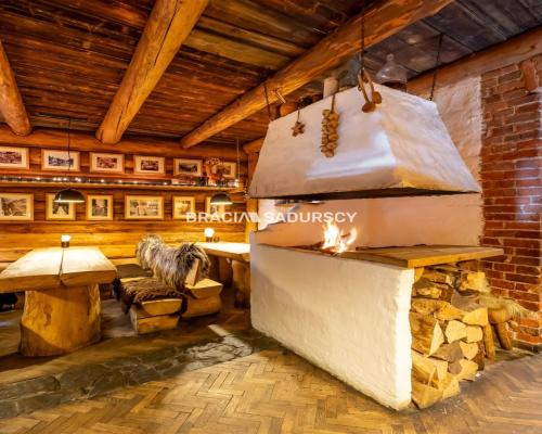 Lokal w centrum miasta z działającą restauracją