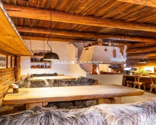 Lokal w centrum miasta z działającą restauracją