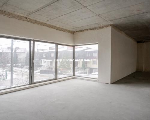 Lokal usługowy w stanie deweloperskim -706 m