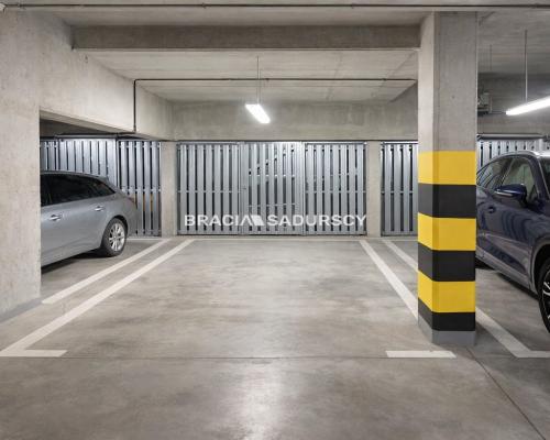 Miejsce postojowe + komórka lokatorska