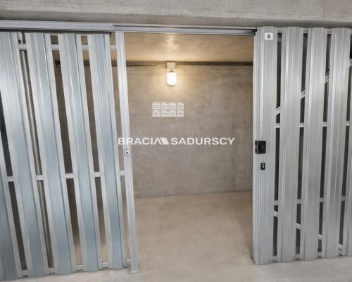 Miejsce postojowe + komórka lokatorska