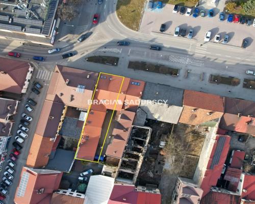 Dochodowa kamienica na Rynku w Miechowie - lokale handlowo-usługowe, wysoka stopa zwrotu    

 Na sprzedaż oferujemy  nieruchom