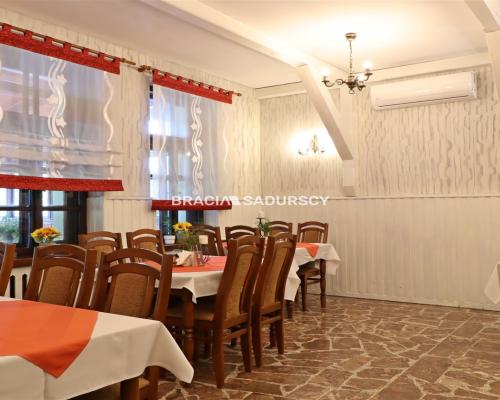 Wyjątkowy obiekt mieszkalno - usługowy o pow. 820 m2 w Iwkowej    Oferujemy Państwu unikalną nieruchomość o charakterze miesz