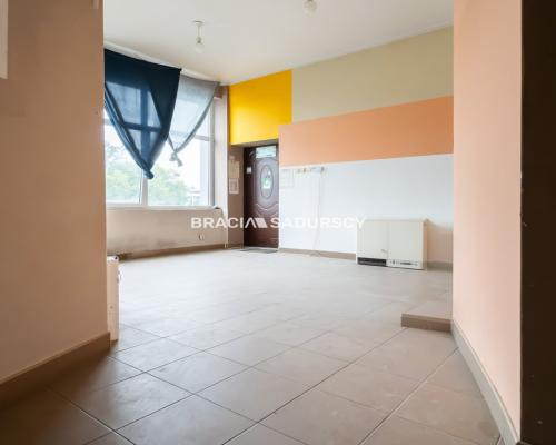 Lokal przy placu Bieńczyckim, Kraków Bieńczyce