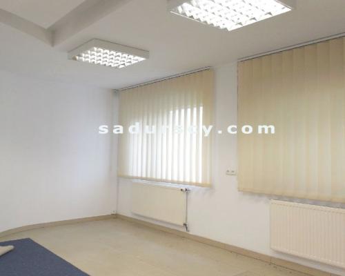 Niezależny obiekt biurowy    825m 2     na dużej działce 4600m2 na Ursynowie w Pyrach, z możliwością realizacji większych inwes