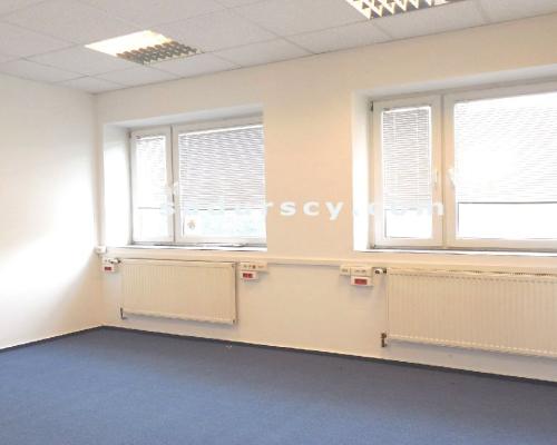 Niezależny obiekt biurowy    825m 2     na dużej działce 4600m2 na Ursynowie w Pyrach, z możliwością realizacji większych inwes