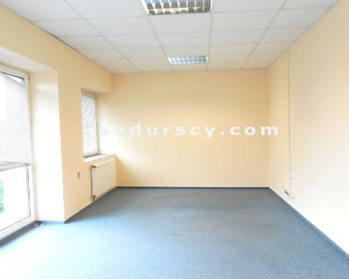 Niezależny obiekt biurowy    825m 2     na dużej działce 4600m2 na Ursynowie w Pyrach, z możliwością realizacji większych inwes