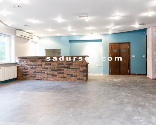 Piękny lokal użytkowy   106m 2  z małym ogr&oacute;dkiem,   na parterze   w Piasecznie / Nowej Iwicznej, z trzema własnymi miej