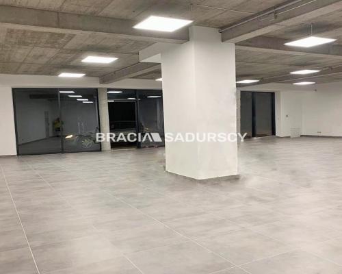 nowy lokal 170 m2 Sakwina