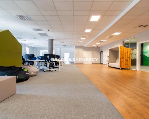 powierzchnia biurowa w nowoczesnym biurowcu