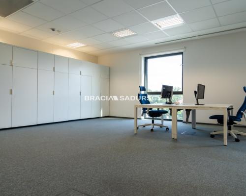 powierzchnia biurowa w nowoczesnym biurowcu