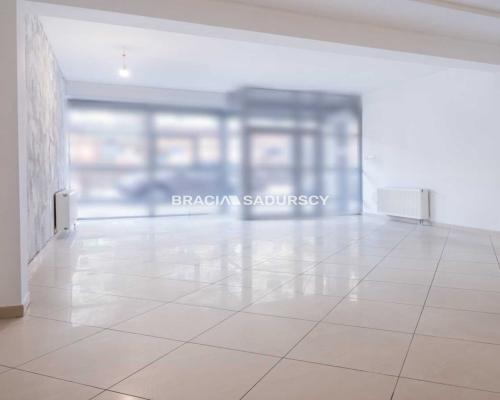 lokal 93m2 parter z witryna wynajem