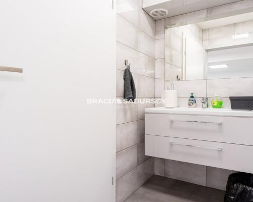 nowy lokal biurowo usługowy 110 m2 Sakwina