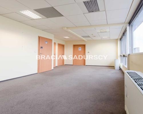 Oferta najmu powierzchni biurowej   
 
Oferujemy lokal użytkowy biurowy  o pow 520 m2 zlokalizowany przy Opolskiej w Krakowie
