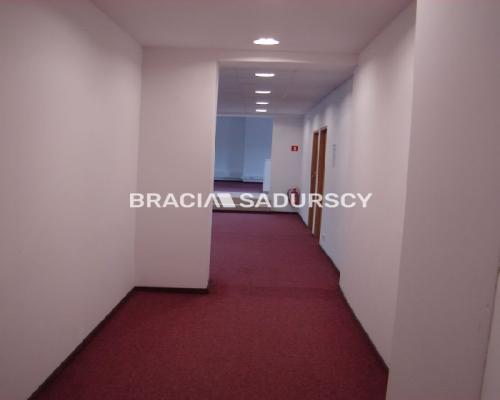 *Zdjęcia należą do właściciela oferty.    
     
Powierzchnie biurowe do wynajęcia w bardzo dobrym, ruchliwym miejscu w Krakowi