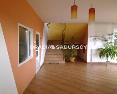 *Zdjęcia należą do właściciela oferty.     
 
Okolice Myślenic    

   Do wynajęcia hala produkcyjno-biurowa z 2004 roku