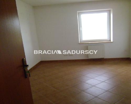 *Zdjęcia należą do właściciela oferty.     
 
Okolice Myślenic    

   Do wynajęcia hala produkcyjno-biurowa z 2004 roku