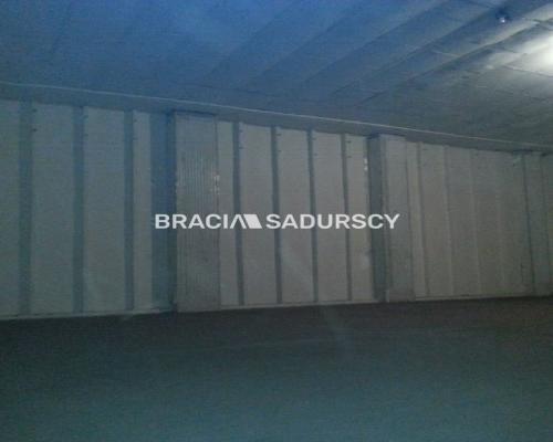 *Zdjęcia należą do właściciela oferty.   
 
Do wynajęcia powierzchnia magazynowa w Krakowie. 
Powierzchnia hali około 475 m2 z