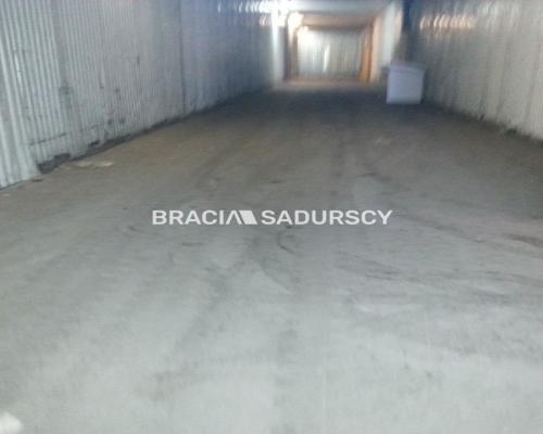 *Zdjęcia należą do właściciela oferty.   
 
Do wynajęcia powierzchnia magazynowa w Krakowie. 
Powierzchnia hali około 475 m2 z