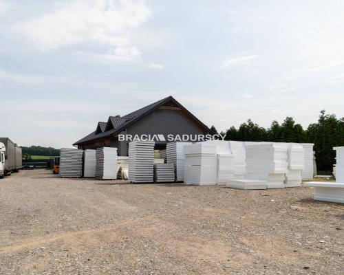 Budynek pod siedzibę firmy obrzeża Krakowa