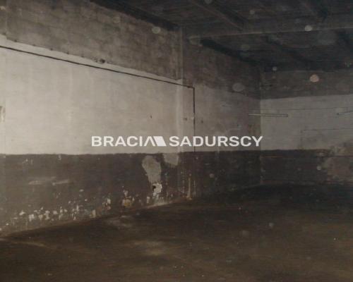 *Zdjęcia należą do właściciela oferty.   
 
Do wynajęcia hala produkcyjna leżąca w Skawinie. 

 Hala o powierzchni 700m&sup2; i