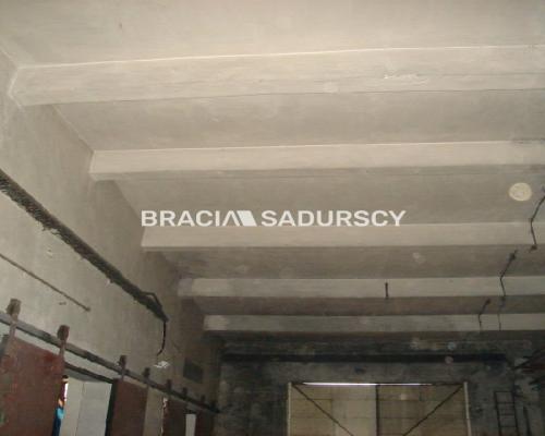 *Zdjęcia należą do właściciela oferty.   
 
Do wynajęcia hala produkcyjna leżąca w Skawinie. 

 Hala o powierzchni 700m&sup2; i