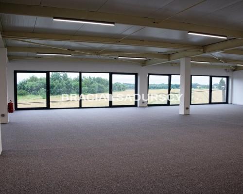 Nowy obiekt handlowy-usługowy-biurowy / Liszki