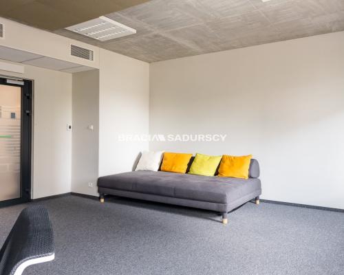 Biurowiec okolica Galerii krakowskiej