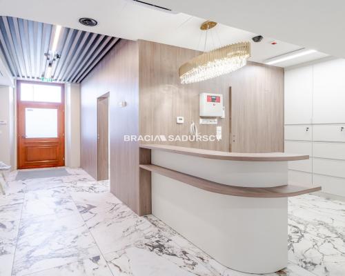 5 gabinetów zabiegowych / parking / ul. Józefińska